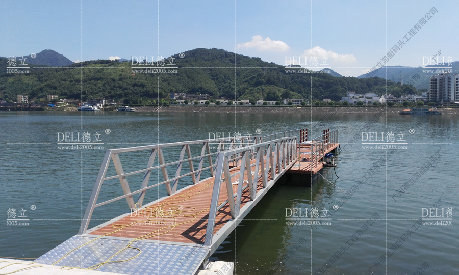 On site installation of Lianjiangkou Jinhaiwan Wharf project