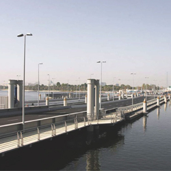 Traffic floating bridge